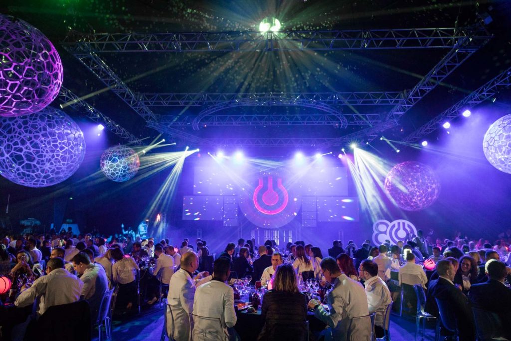 Décor immersif pour événement professionnel Genève